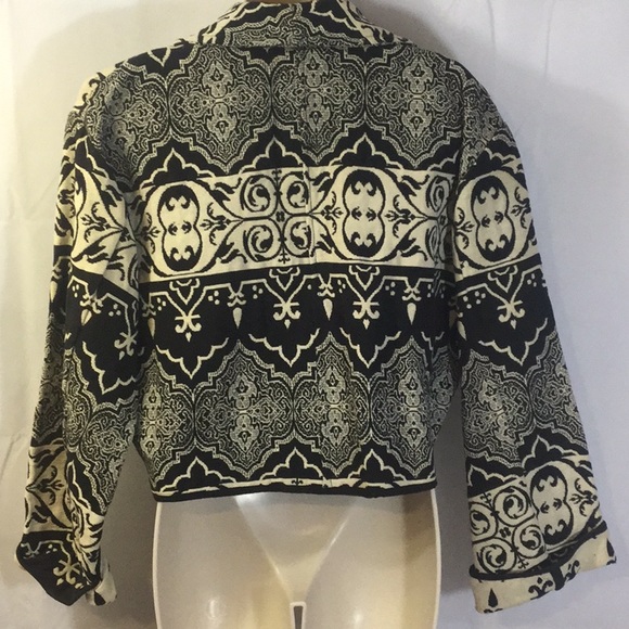 Crop Jacket - Picture 2 of 8